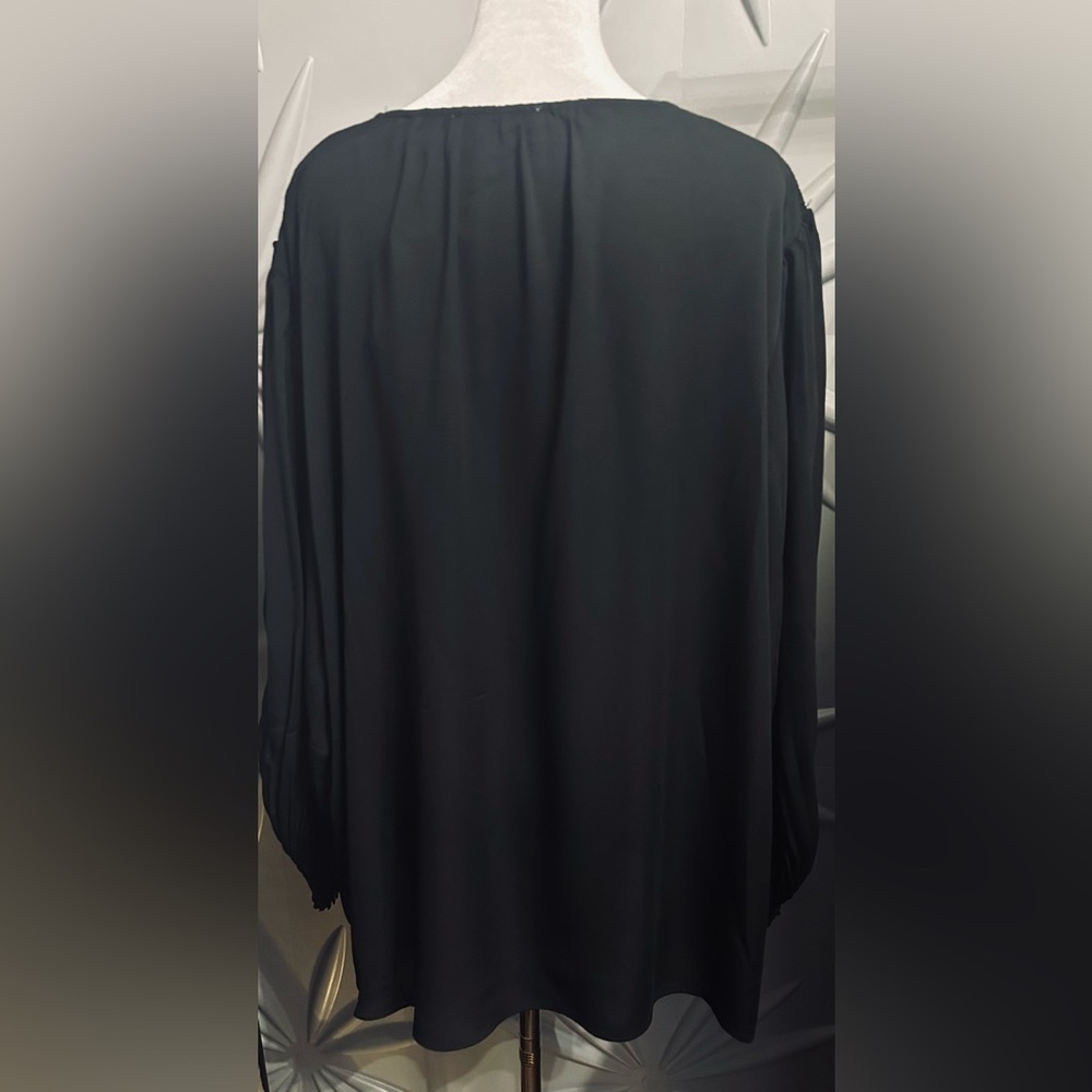 NWT Magaschoni SZ 3X Black sheer blouse/V-neck/pleated shoulder & cuffs/bust 58” - Picture 3 of 8